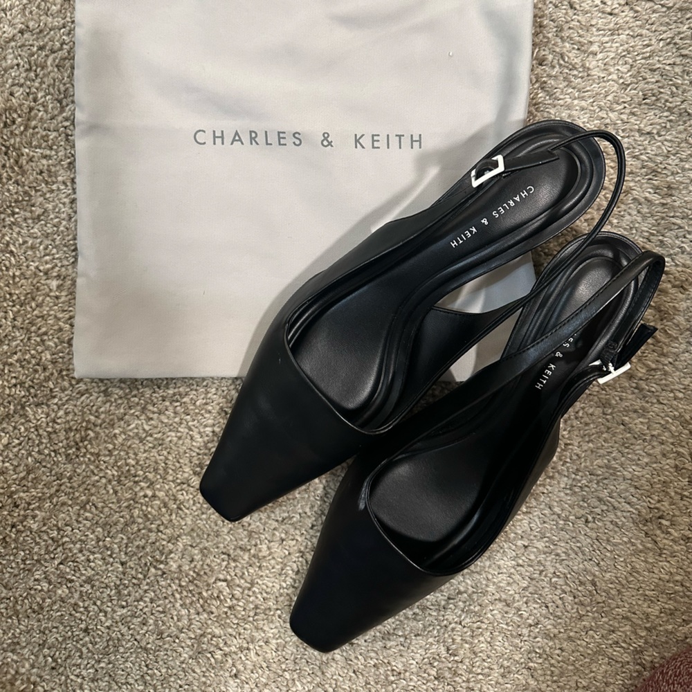 Charles & Kieth sling back kitten heel - Picture 2 of 3